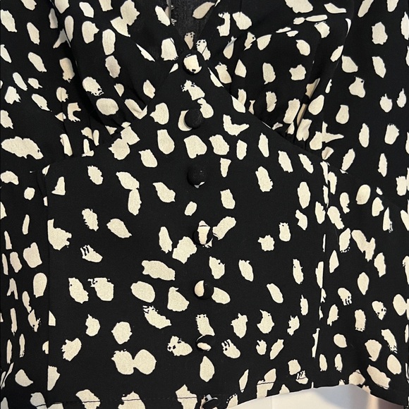 Black and Cream Patterned Blouse - Picture 4 of 8